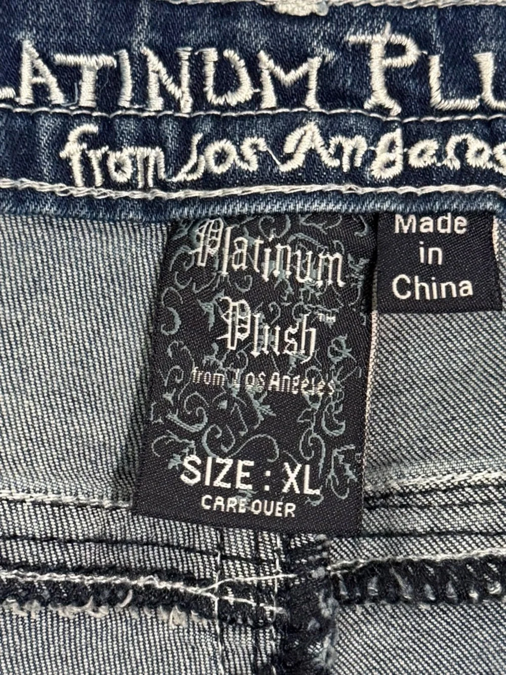 Platinum Plush Denim Jean Shorts XL Studded Wing Bling Y2K Wing Pocket Stretch - Picture 7 of 8